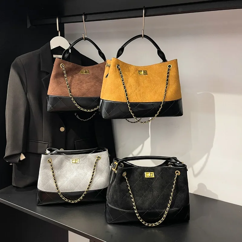 

Ladies Handbag In Leather With Elegant Style Shoulder And Crossbody Bag By Famous Designer Luxury Brand Women's