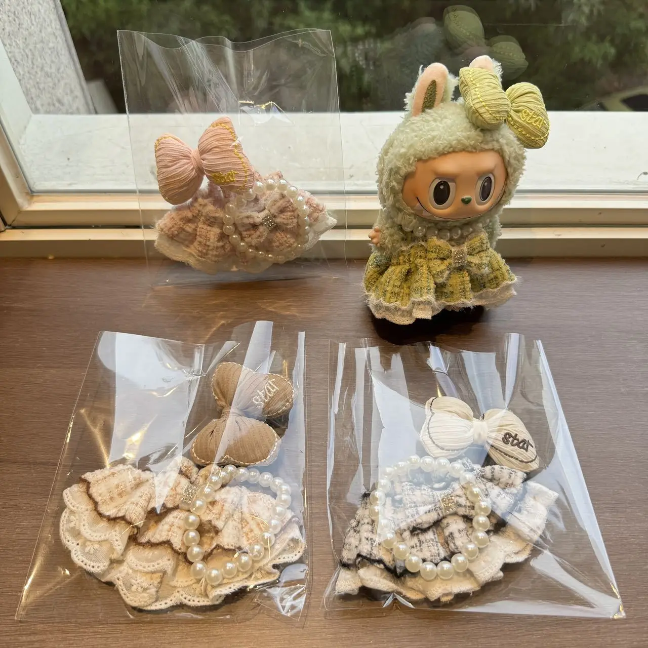 

Labubu Doll Clothes Doll Outfit Change Skirt Keychain Doll Clothing Replacement Bow Pearl Skirt Labubu Doll Outfit Accessories