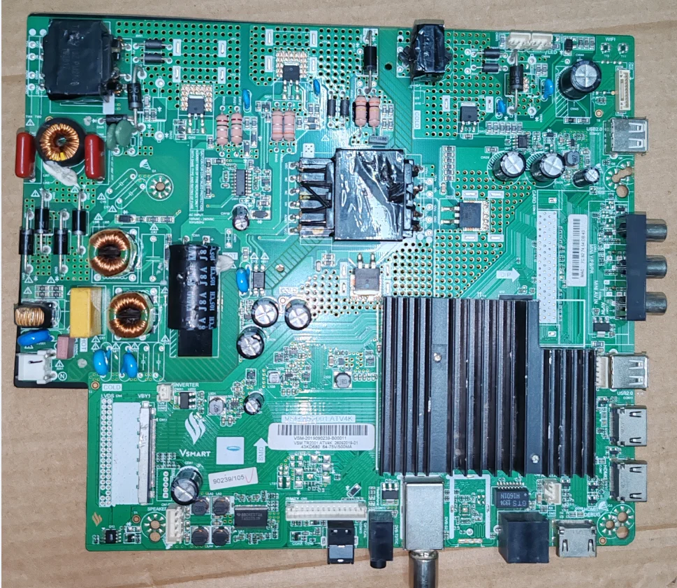 VSM.TR2001.ATV4K 4K WiFi network three in one LED TV motherboard, tested well Physical photo for  43KD680   64--75V  500MA