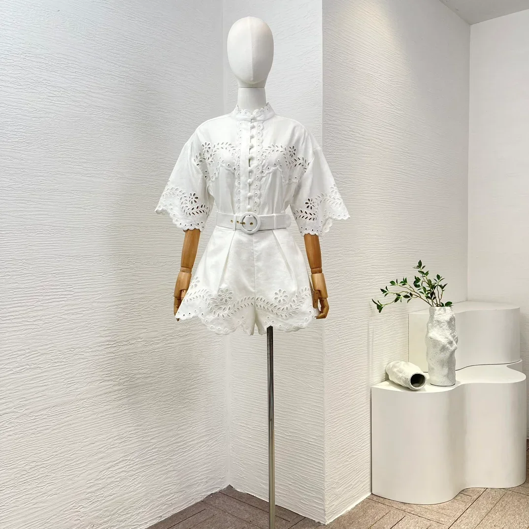 

Женский комплект из блузки и шортов, однотонная белая ажурная блузка с коротким рукавом и шорты, Повседневная стильная одежда, новинка 2024