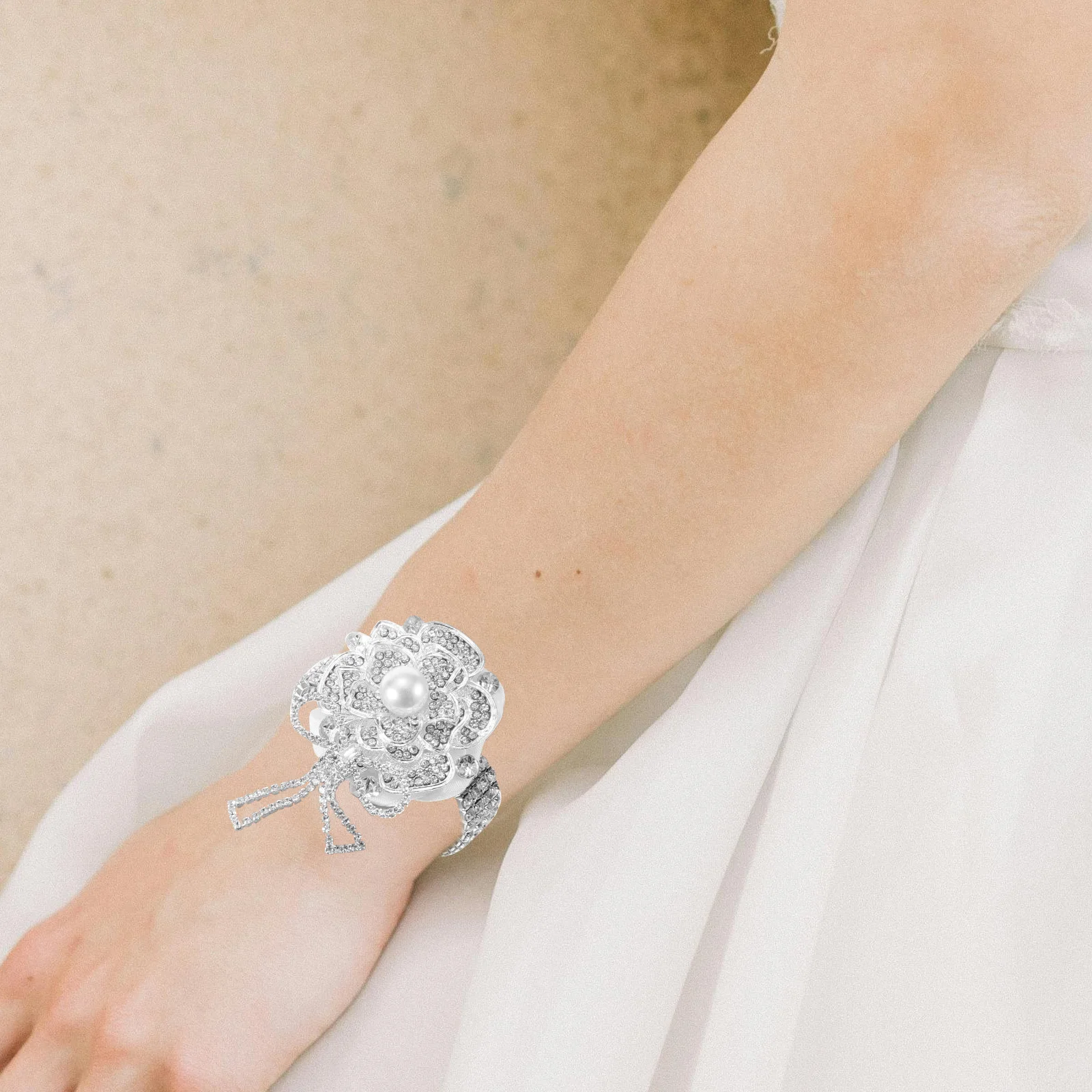 

Wedding Rhinestone Wrist Corsage Elegant Bridal Accessory Prom Flower Wristlet Charm Prom Flower Wrist Corsage