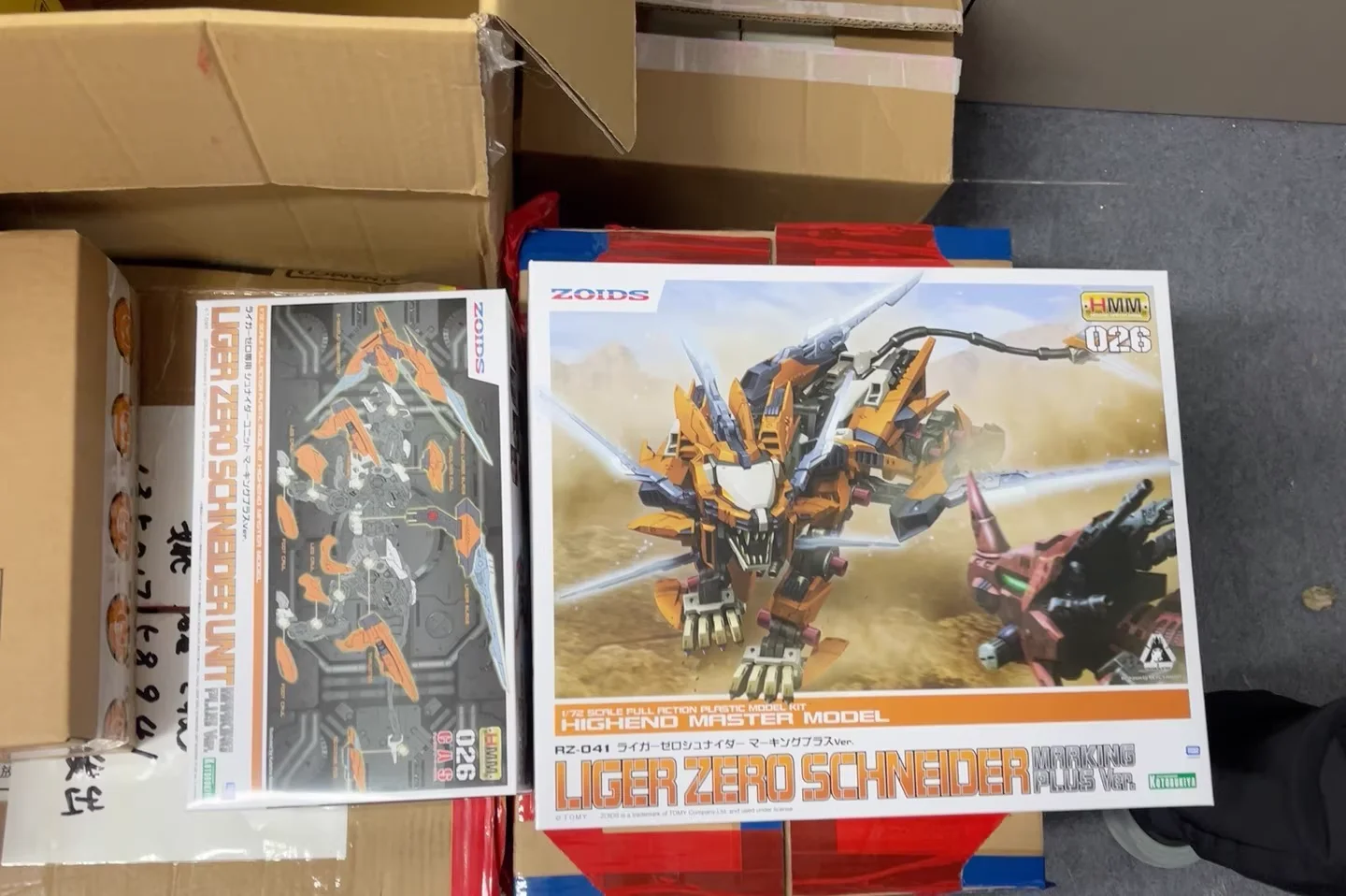 متوفر في المخزون KOTOBUKIYA ZOIDS HMM026 ZD143 RZ-041 LIGER ZERO SCHNEIDER MARKING PLUS Ver. تجميع النموذج 1/72 نموذج رئيسي عالي الجودة