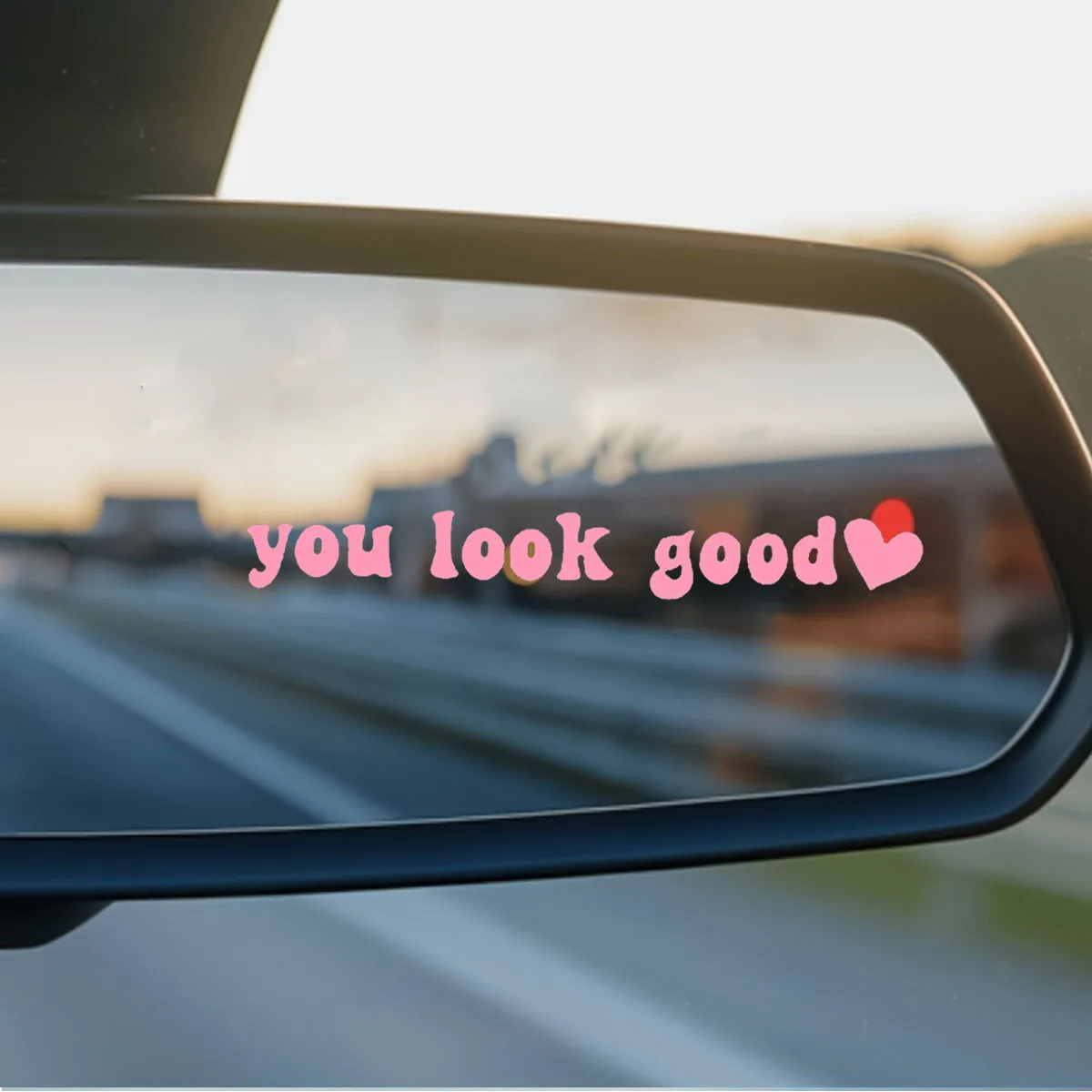 Offrez-lui des autocollants miroir, des autocollants pour rétroviseurs de voiture, des autocollants d'affirmation pour rétroviseurs de voiture, des autocollants miroir tendance.