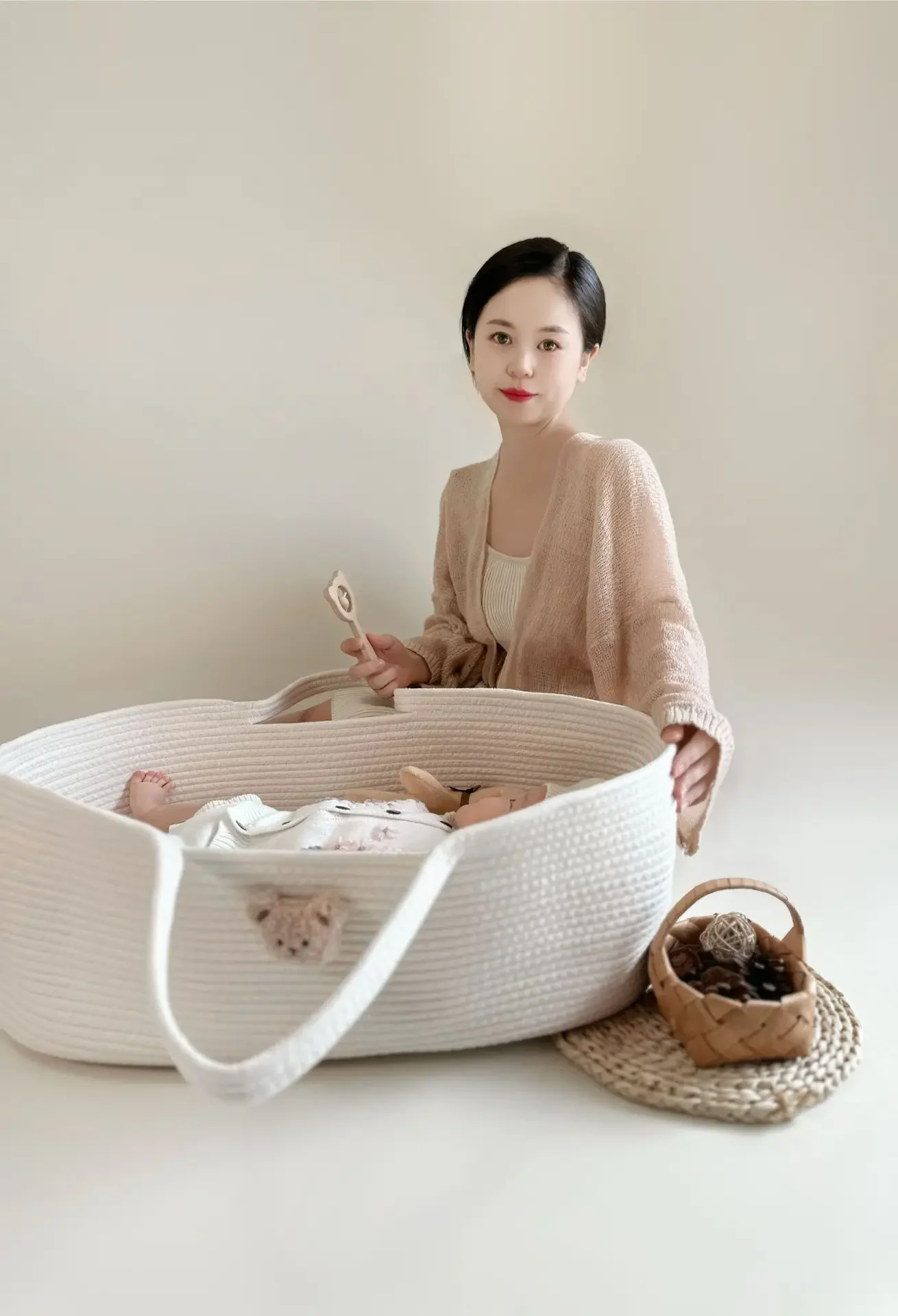 High-looking Baby Portable Baby Basket Newborn Discharge Cradle Children\'s Travel Crib