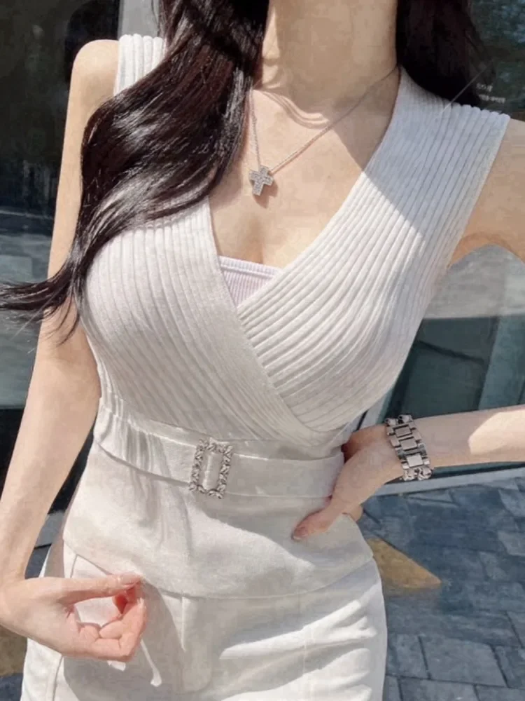 Gagaok Korean Fashion Sexy Top 2024 Summer Cross V Neck Belt Slim Waist Camis Women Clothes Knitwear Solid Sleeveless Tops