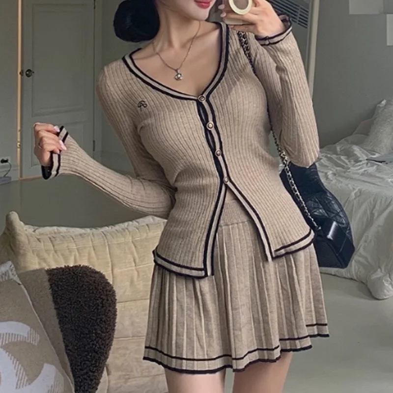 

Sexy V-neck Color Block Vertical Stripe Knitted Open Cardigan Skirt Set Women's Two-piece Suit Dongda Gate New Arrival
