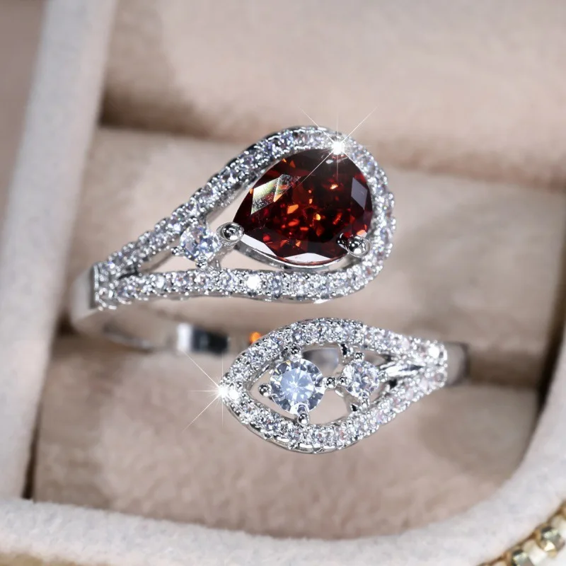 2026 New High-end Water Droplet Pomegranate Red Opening Cross Ring, Personalized and Fashionable Wedding Jewelry Wholesale