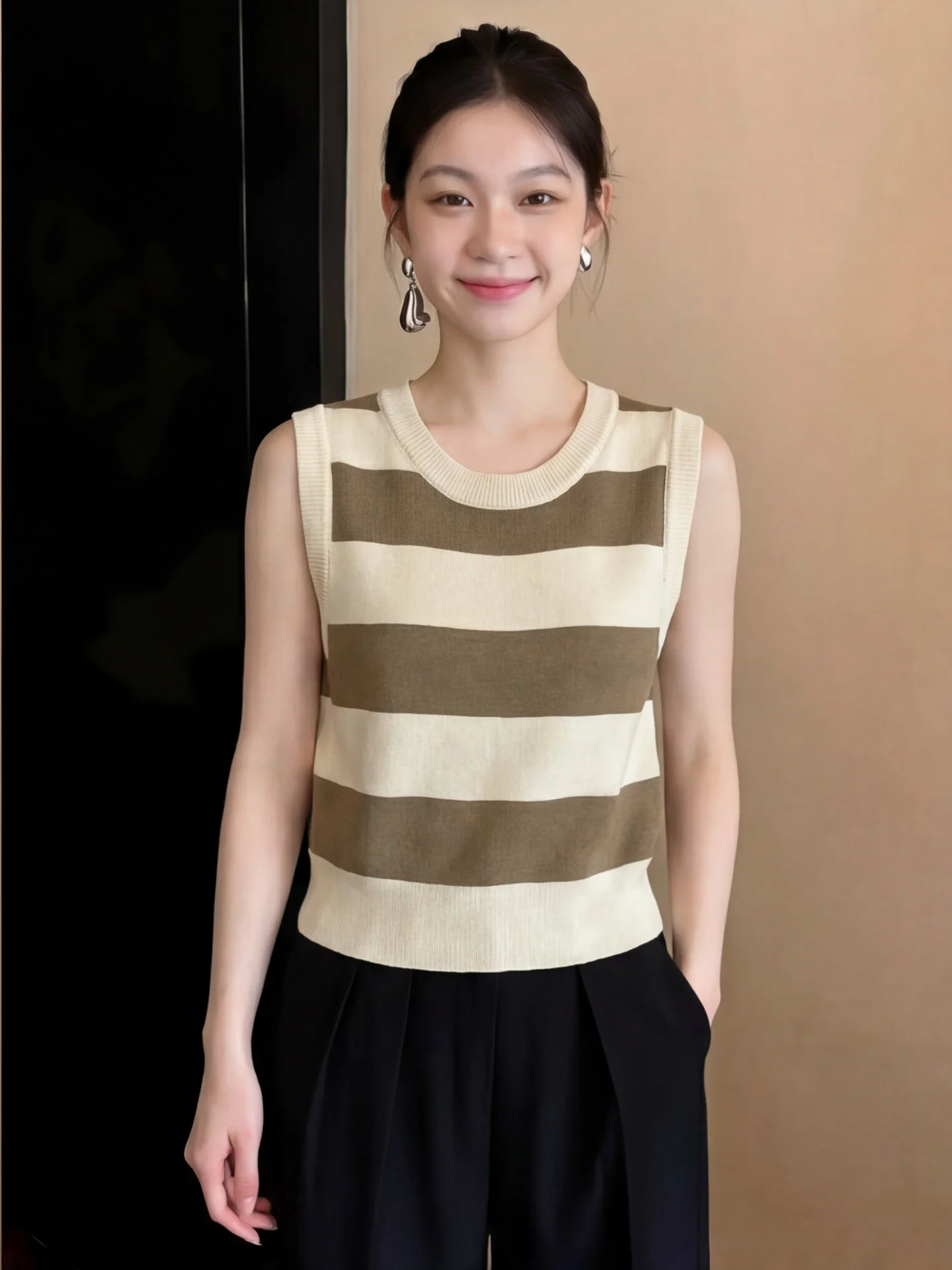Sweet Color Block Ice Silk Knitted Vest Women Summer Slim Fit Sleeveless Shoulder Padless round Neck City Walk Thin Regular L...