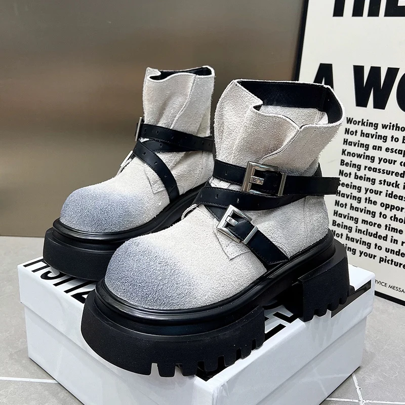 

Новинка 2023 года, женские ботильоны на плоской подошве, спортивная обувь на платформе, зимние трендовые короткие ботинки «Челси» с пряжкой, прогулочная замшевая обувь Mujer Botas