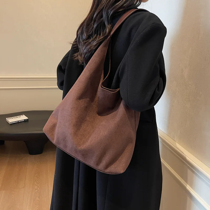 ฤดูใบไม้ร่วงและฤดูหนาววินเทจกระเป๋าสตรีขนาดใหญ่ความจุหนังนิ่มกระเป๋าสะพายสีทึบเรียบง่ายสบายๆกระเป๋าเดินทางย้อนยุคกระเป๋าถือ