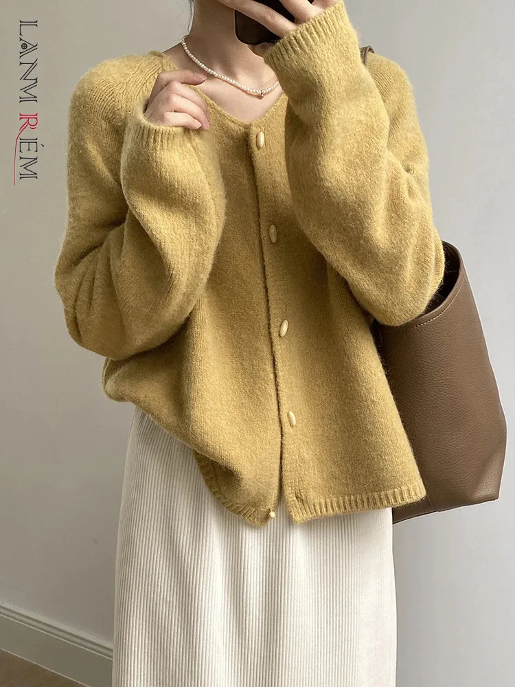 [LANMREM] Minimalism Cardigan Sweater For Women Round Neck Single Breasted Office Lady Knitting Coats 2024 Autumn New 26C781