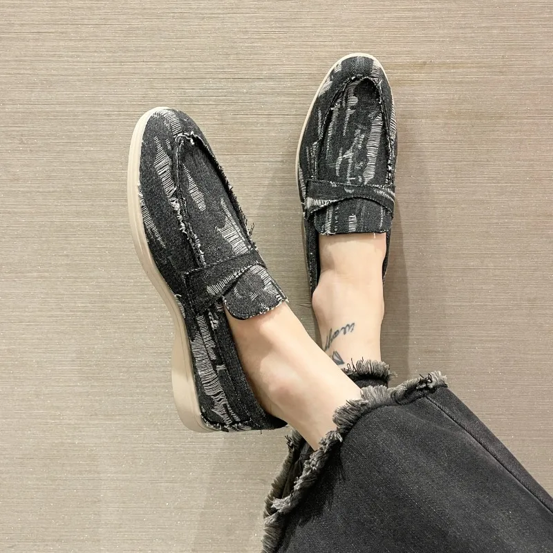 Leather Nude Suede Flat Shoes Women Loafers Summer Walk Moccasin Metal Lock Tassel Soft Sole Mules Causal Slip on Shoes   2024