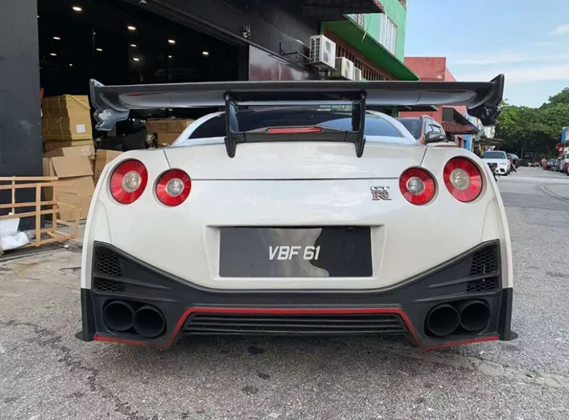 For Nissan GTR R35 2009-2022 High Quality Carbon Fiber / FPR Black Car Rear Wing Trunk Lip Spoiler