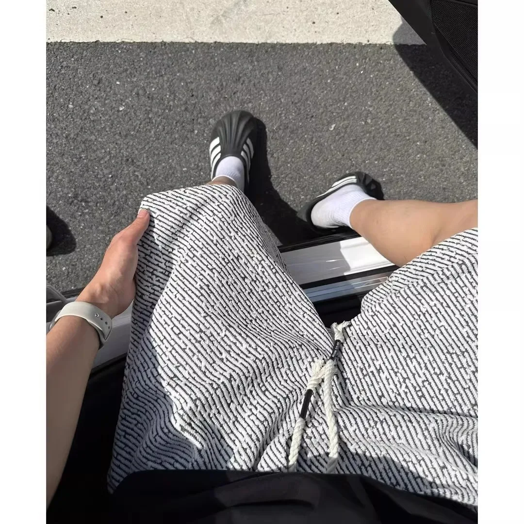 Zebra print shorts for men, summer sports and casual thin cut five quarter pants, high-end and cool mid length pants