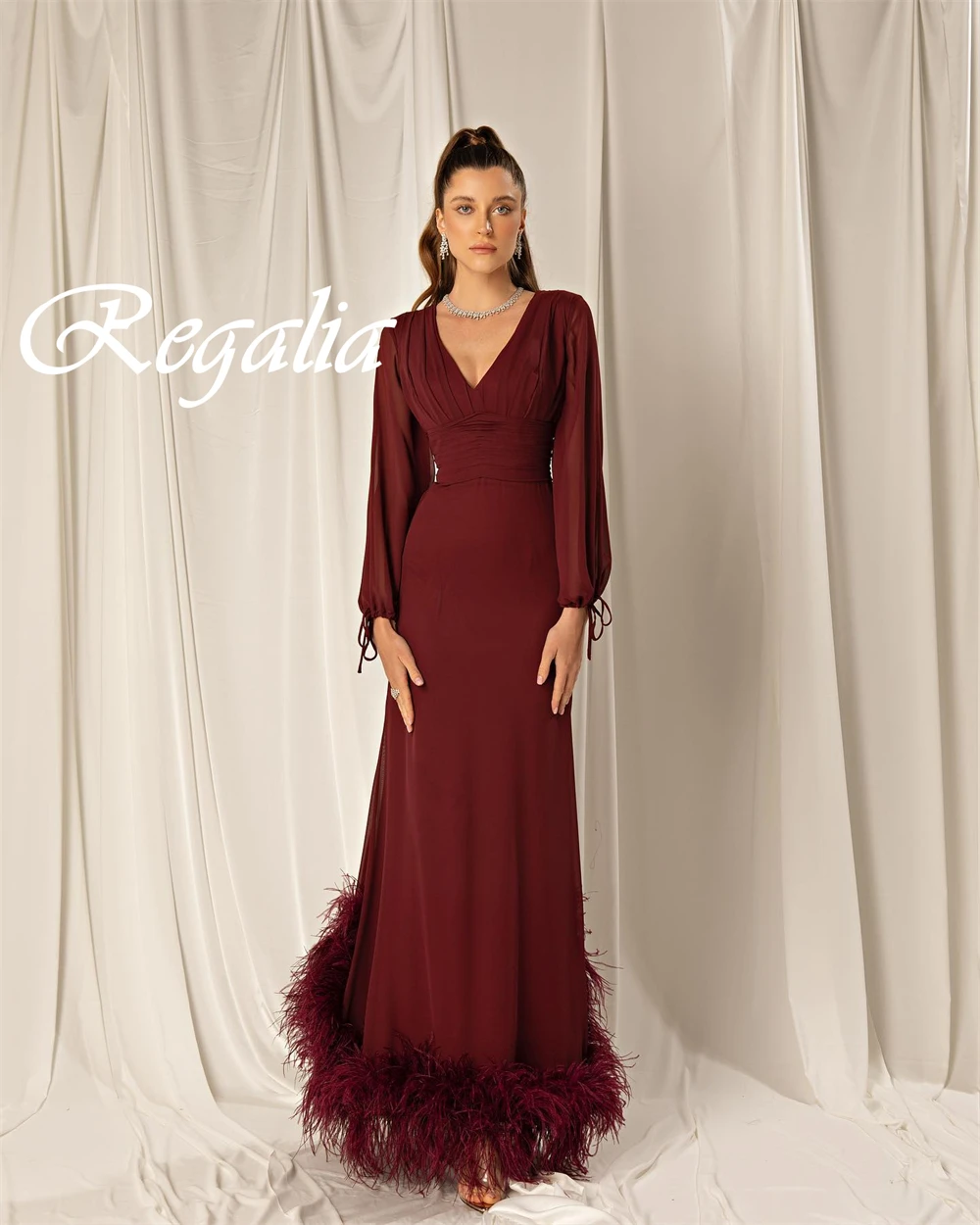 Maßgeschneiderte Abendkleider aus bordeauxrotem Jersey im Meerjungfrau-Stil, formelle V-Ausschnitt, lange Ärmel, Heimkehrkleider, Temperament-Partykleider