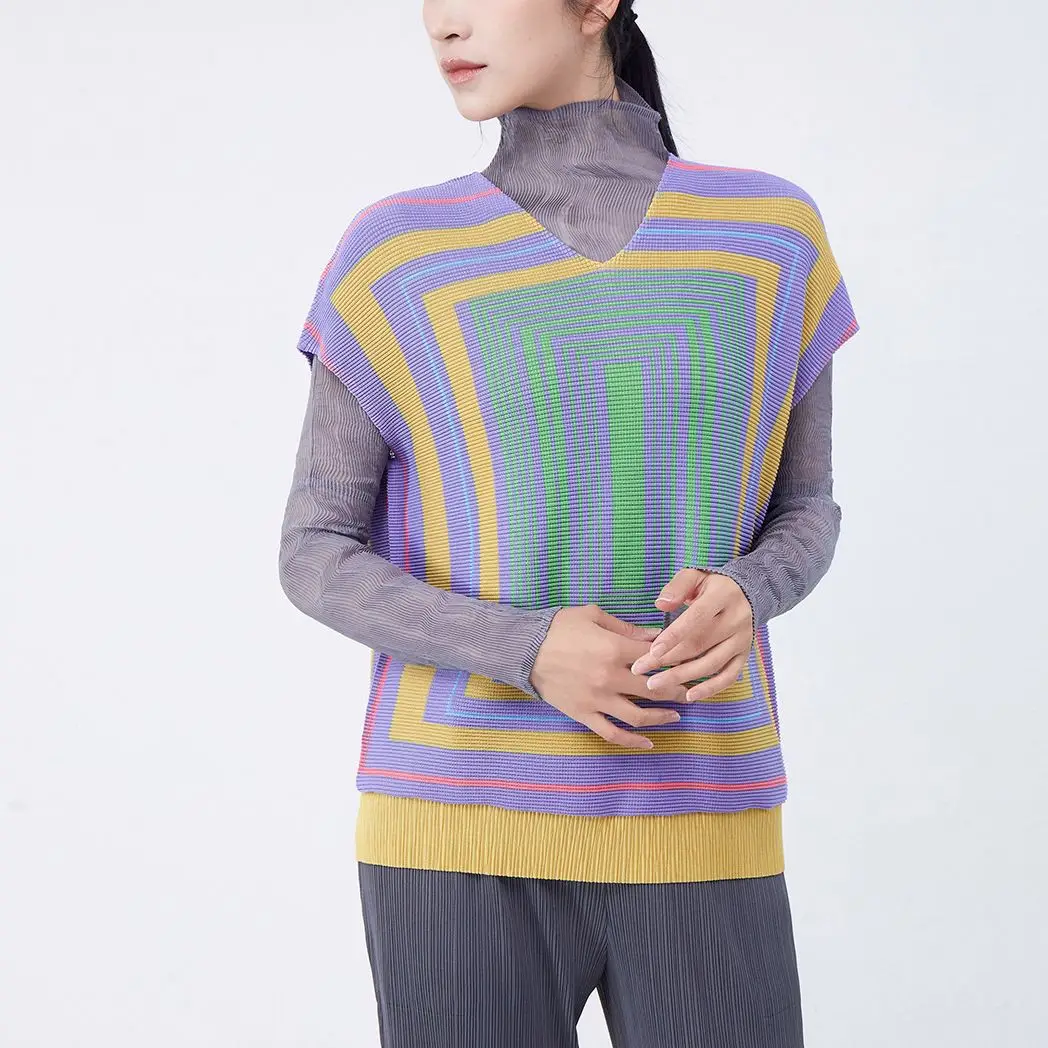 

Miyake Striped Vest Undershirt Women 2025 Summer New Advanced Sense of Knitting Striped V-neck Loose Fashionable Hundred
