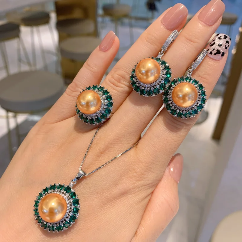 

Green Gemstone Australian Mother-of-Pearl Earrings for Women, European and American Retro Style, Elegant Mother-of-Pearl Drop Ea