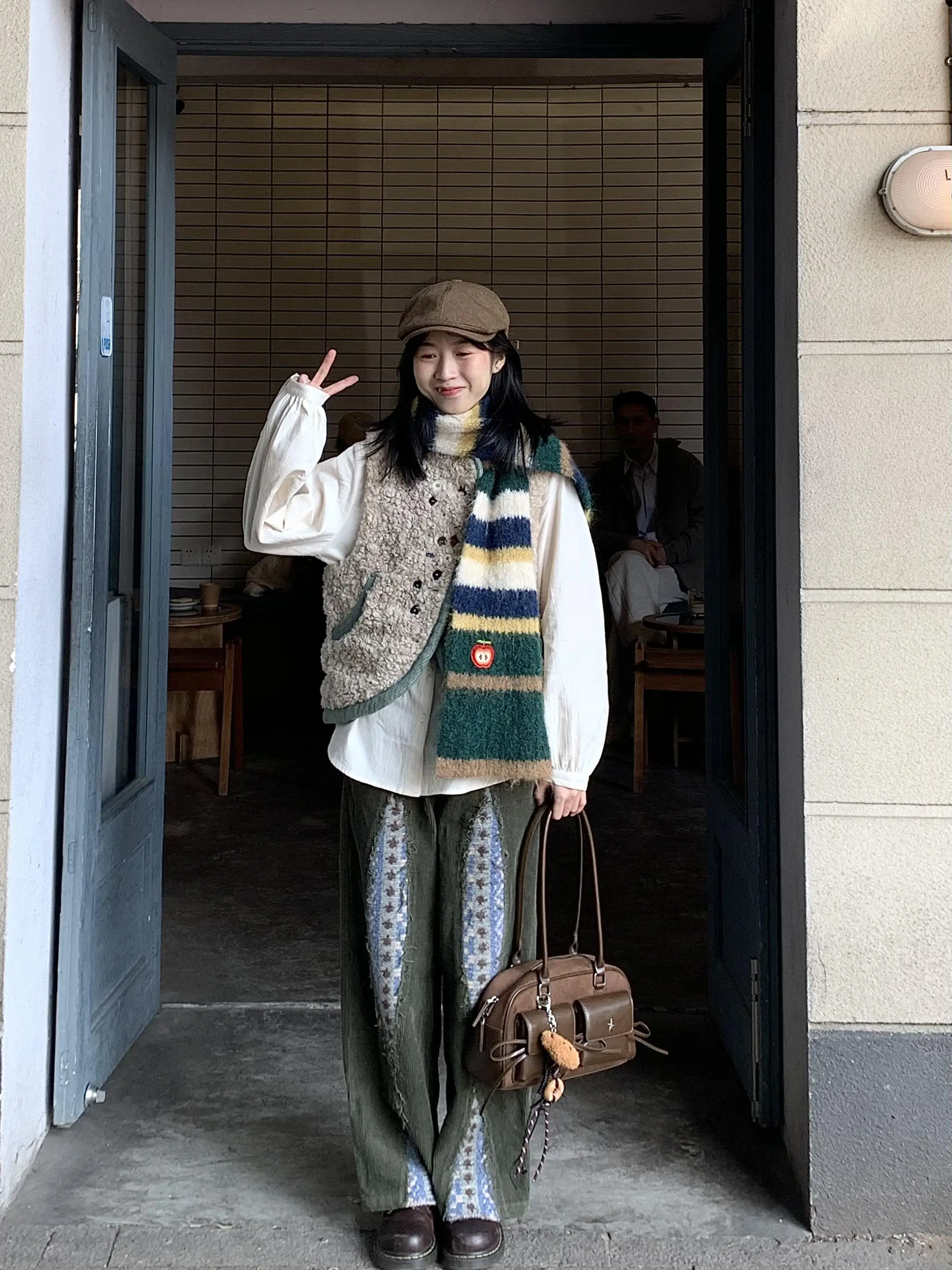 

Faionable ort V-Ne Lamb Fur Vest Women's Autumn Winter New Sle Small Size Layering oulder Pad Vest Trendy Commute S...