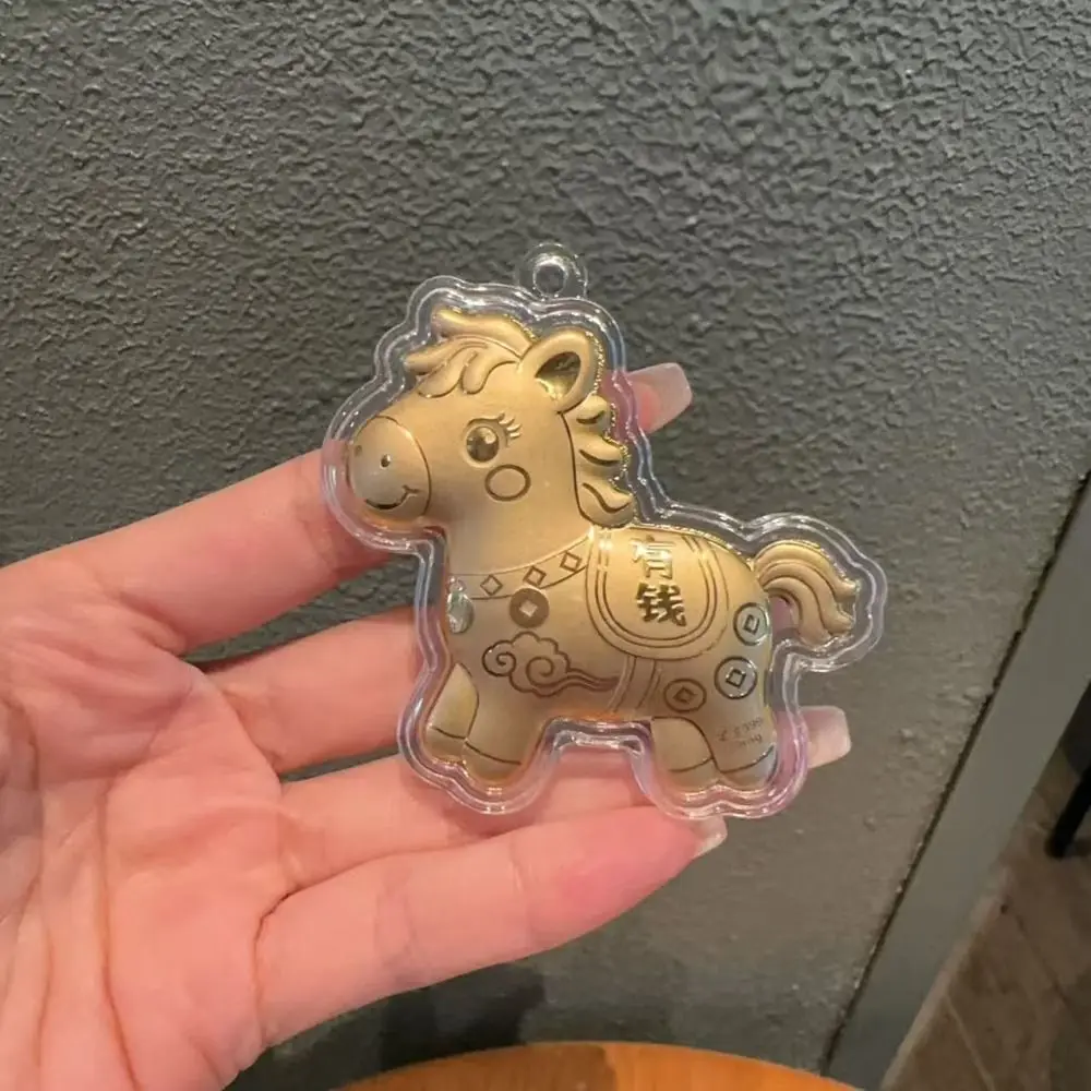 إكسسوارات الحصان الذهبي الإبداعي سنة الحصان التميمة الدمى الذهب المهر المفاتيح الملحقات النمط الصيني Kawaii