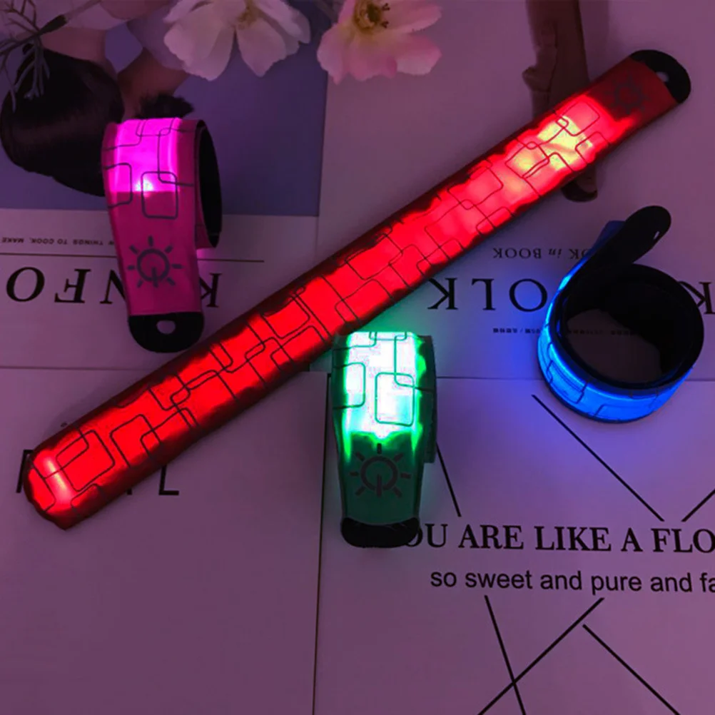 أساور صفعة LED مضيئة المفاجئة الأساور ليلا الجري المشي المشي لمسافات طويلة السلامة عاكسة PVC شارات الكاحل العصابات للأطفال