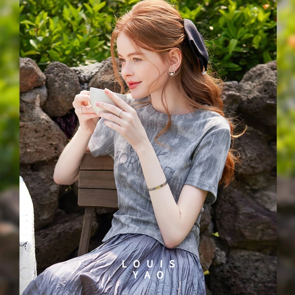 

LOUISYAO Embroidered Short Sleeve Tees 2025 Summer Top Fashion Simple Round Neck Letter Hooded Micro Elastic Women's T-shirt