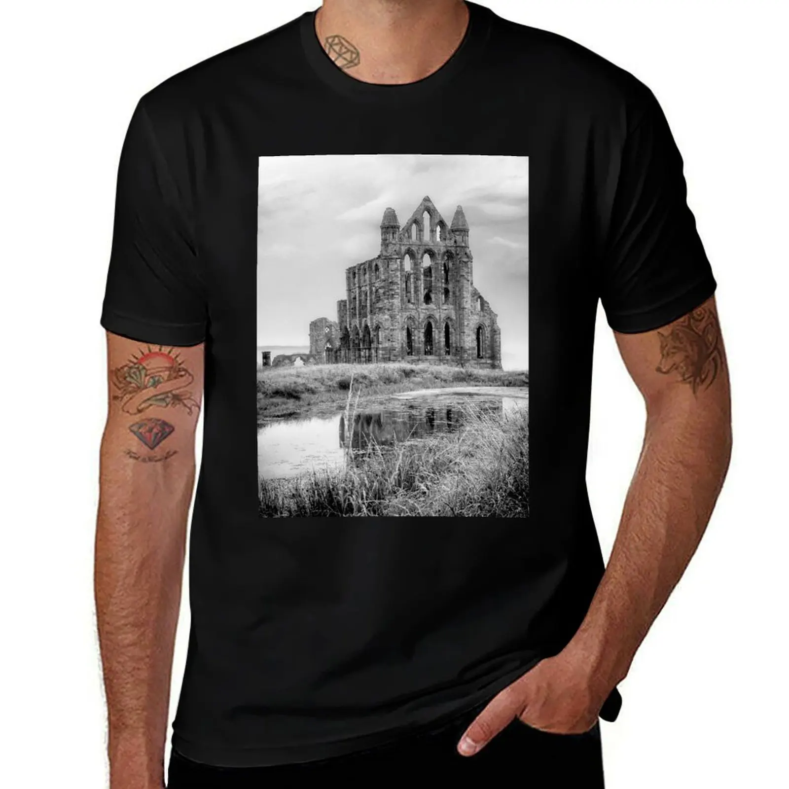 

Whitby Abbey, North Yorkshire art T-Shirt t shirt man designer man t shirts for men casual T-Shirt