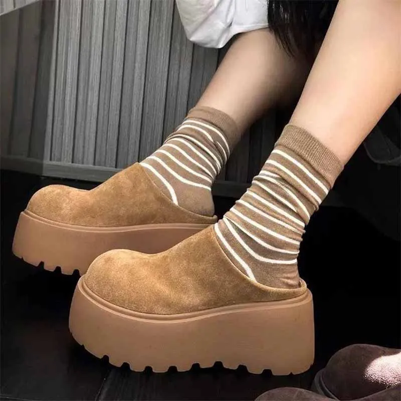 Pantofole da donna con plateau e tacco alto Scarpe da passeggio alla moda in pelle scamosciata Décolleté di tendenza da donna Abito con cinturino