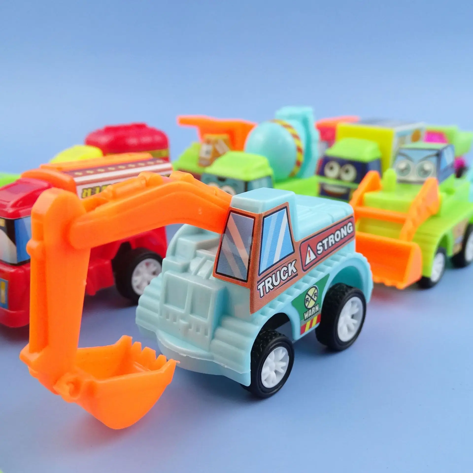 5 Stück Kinder ziehen Autos pielzeug zurück Mini Kunststoff Cartoon Engineering Autos erie Spielzeug Kindergarten Geschenk verdrehte Ei Trägheit Autos pielzeug