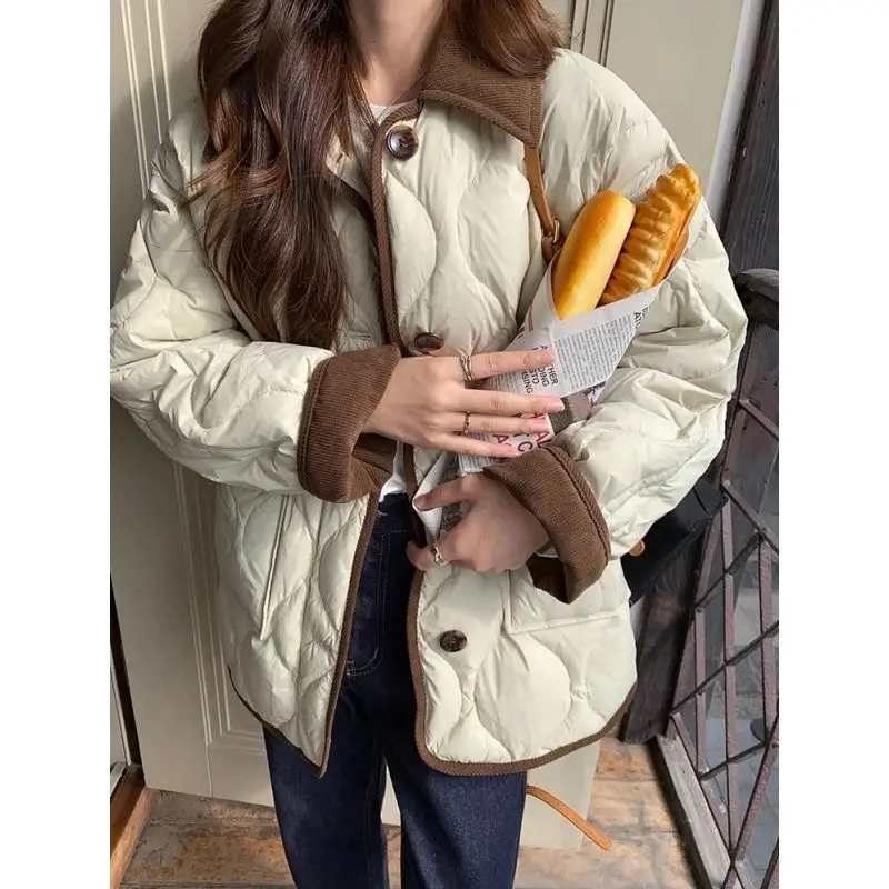 2025 Jaqueta de algodão de manga curta contrastante com gola virada para inverno