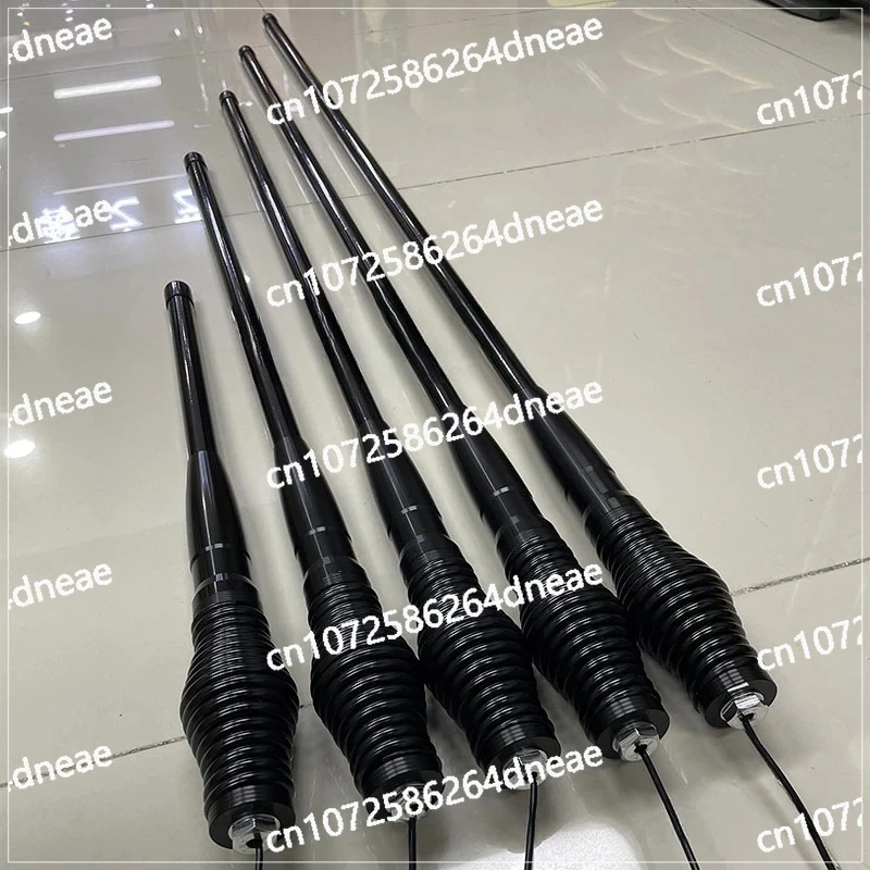 

Rugged car antenna for off-road vehicles, with a thickened design and edge clamping for damage-free installation.