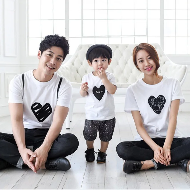 Mom Dad and Baby Matching T-shirts Family Look Summer Clothes 2023 Mother Daughter Cotton Tops Tees Father and Son Clothing