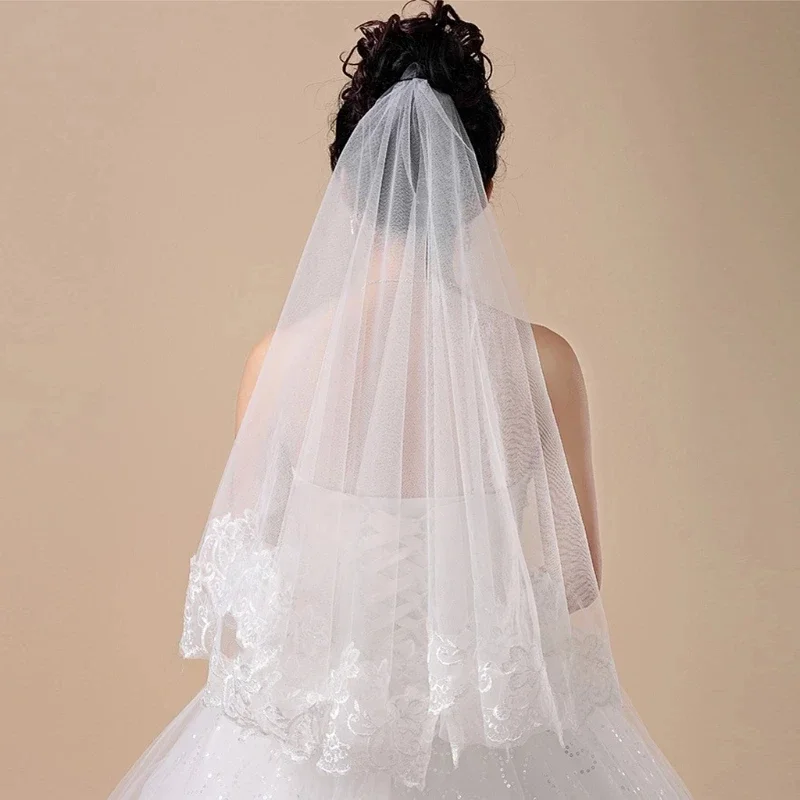 

Women Bridal Short Wedding Veil White One Layer Lace Flower Edge Appliques