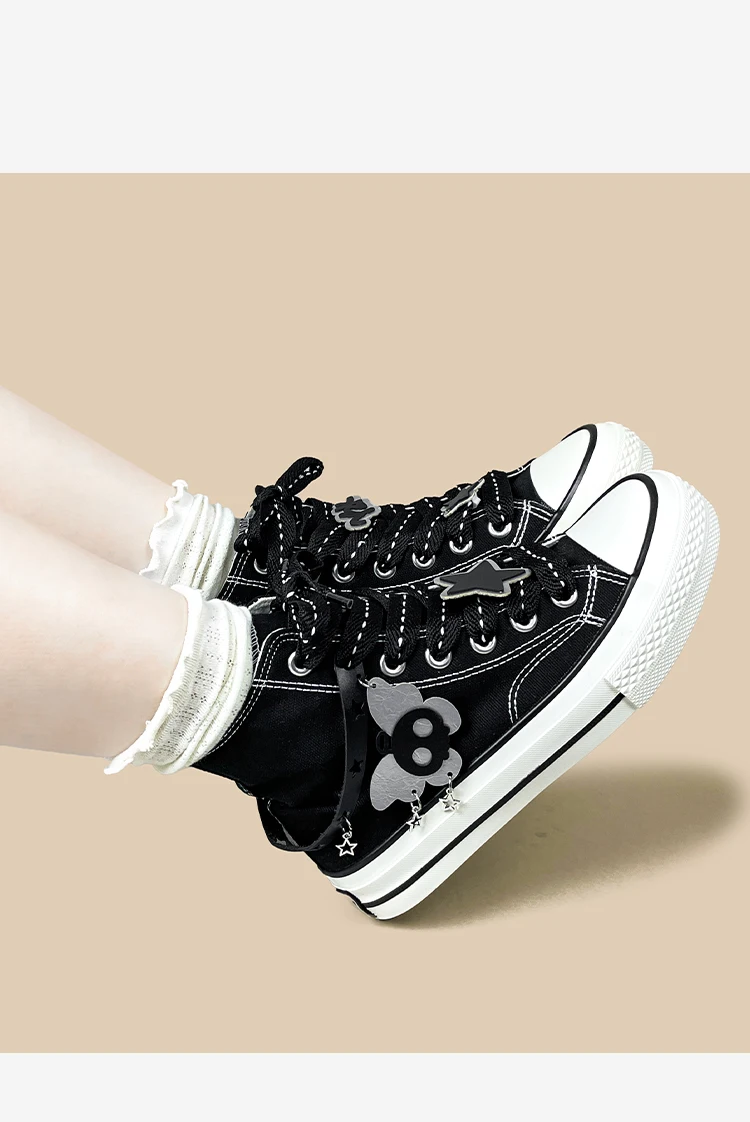 Amy und Michael Original Designer Schuhe Damen Gothic Schwarze High-Top Canvas Schuhe Mode Punk Riemen Charms Casual Sneakers – Detail 4
