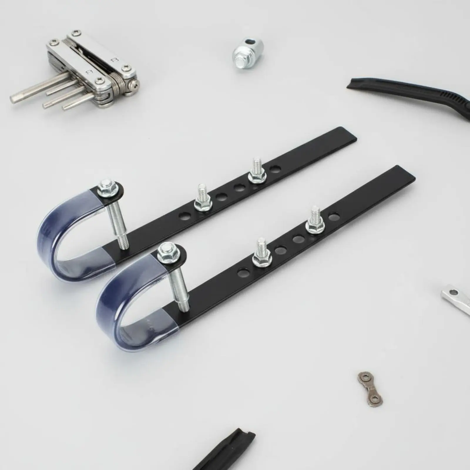 

2 Pieces Bike Basket Hook Easy to Install Adjustable Bike Basket Mount Stable Sturdy Duty for Mountain Bikers