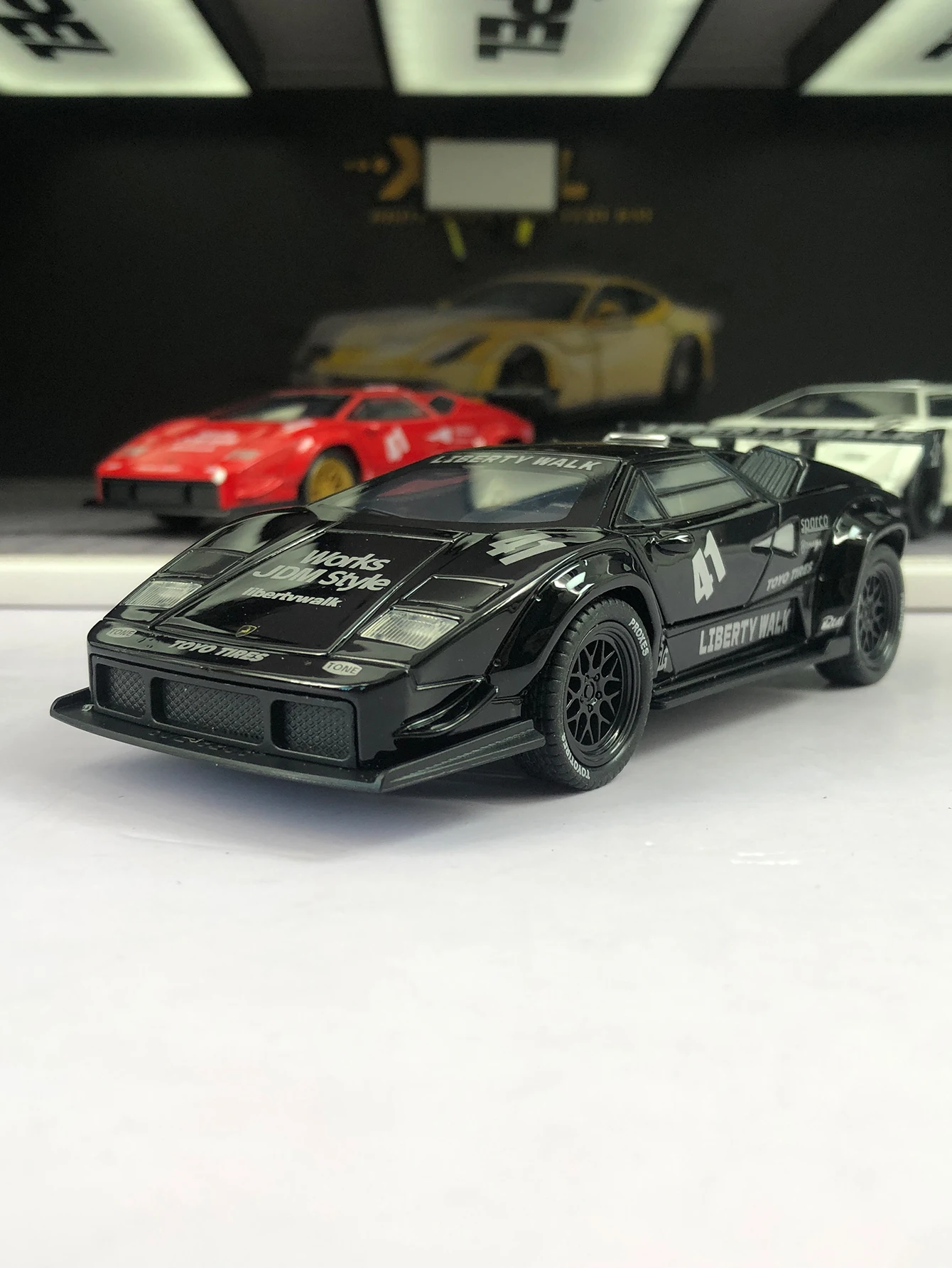 1:32 시뮬레이션 아연 합금 스포츠카 모델, 정적 장식품, 금속 수집용 선물 자동차