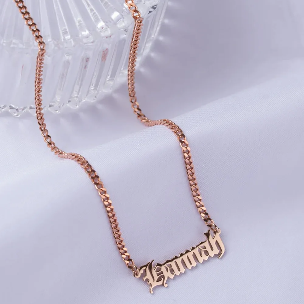 Colar de aço inoxidável inglês antigo personalizado para mulheres nome personalizado carta pingente cuba corrente colar masculino jóias vintage