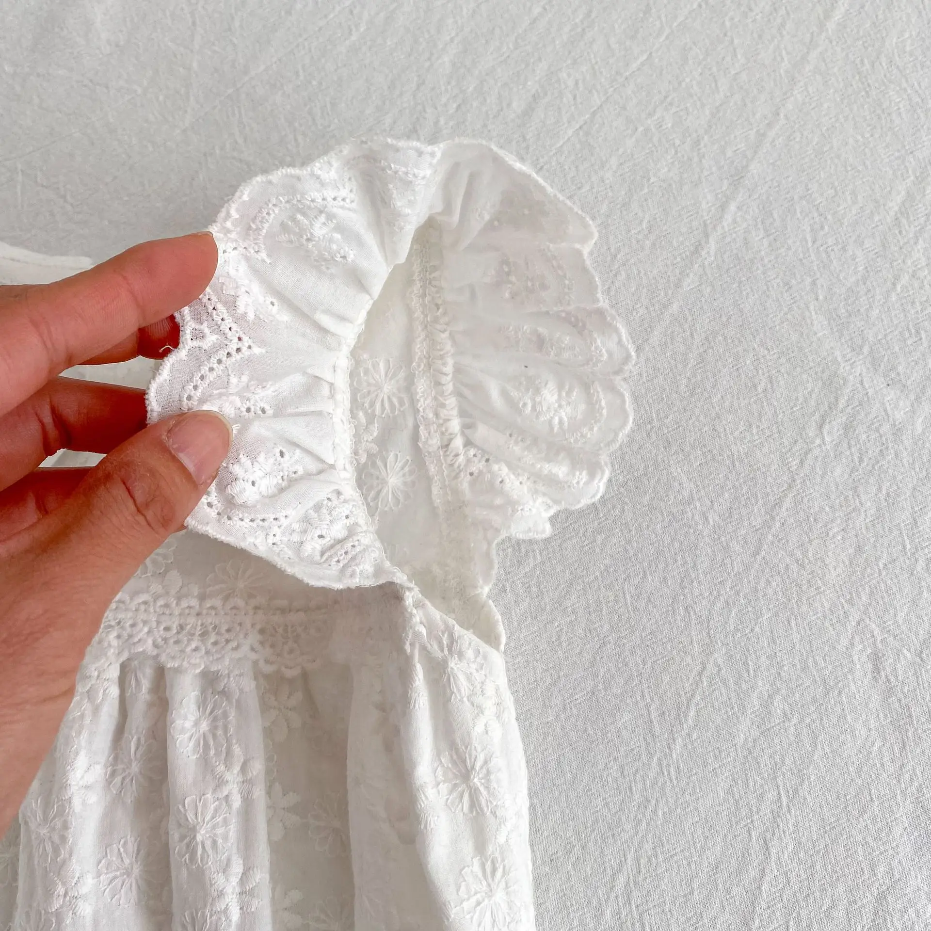 2026 Neuer Sommer 0-24M Baby Mädchen Kurzarm Baumwolle Weißer Strampler 2-6 Jahre Kinder Prinzessin Süßes Stickerei-Kleid Schwesterkleid – Detail 9