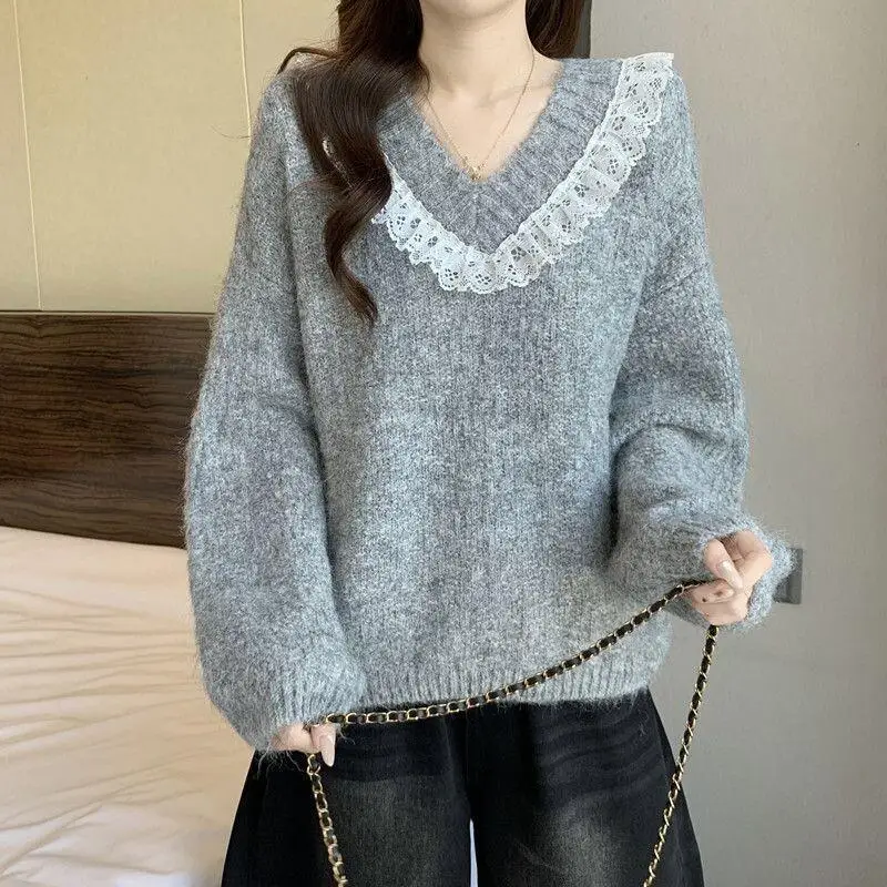 

Свитер трикотаж женский, большой размер, осень-зима, новый стильный свитер с v-образным вырезом и кружевной отделкой, свободный утягивающий повседневный универсальный