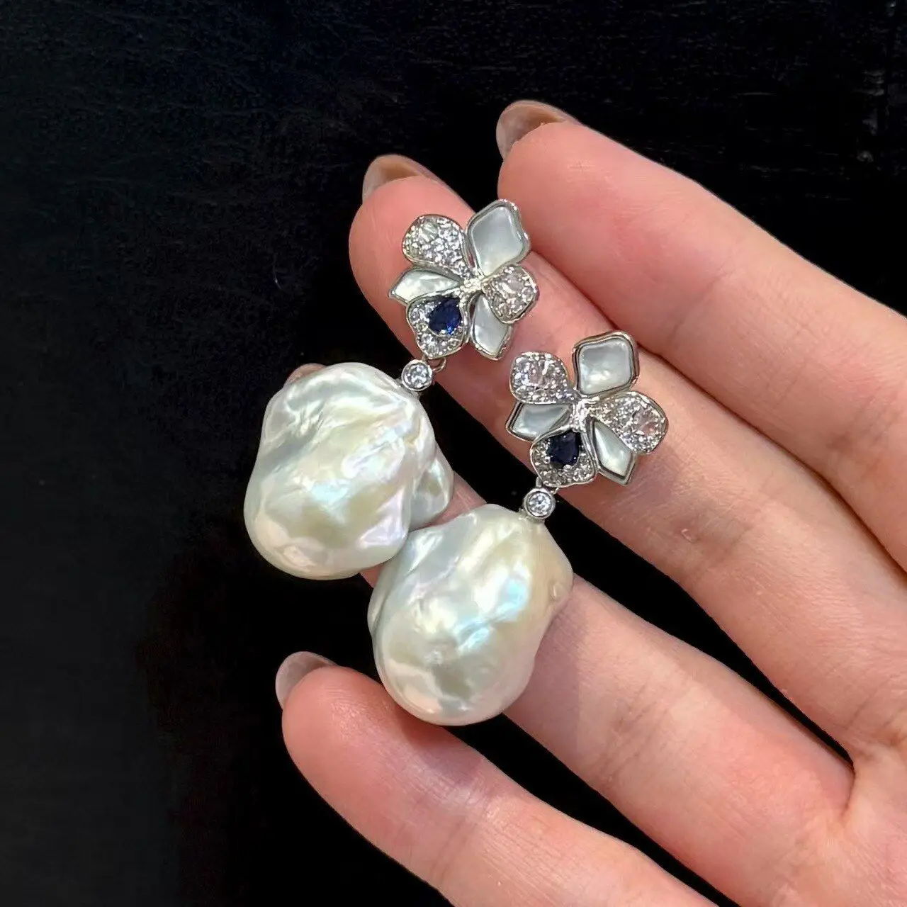Natural Alien Balloon Earrings with High Quality and Elegant Charm, AAA15-20mm