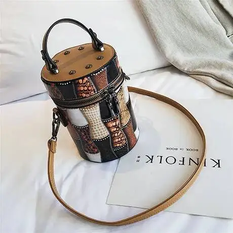 Bucket bag women\'s high quality PU leather chain shoulder bag designer rivets handbag women\'s mobile phone bag