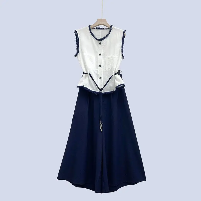 

Summer 2026 New Women Fashion Blue Wide Leg Pants Three Quarter Length White Sleeveless Vest Shirt Two Piece Set Frayed Hem