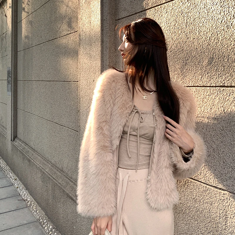 

Экологичное модное пальто Miss Bonnie из искусственного меха, короткая верхняя одежда с круглым вырезом и длинными рукавами, полиэстеровое пальто для женщин