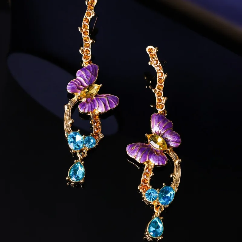 

Thorn Vine, Butterfly Stud Earrings, Diamond Temperament, High-end Sense of Personality, Enamel Painted Vintage Earrings