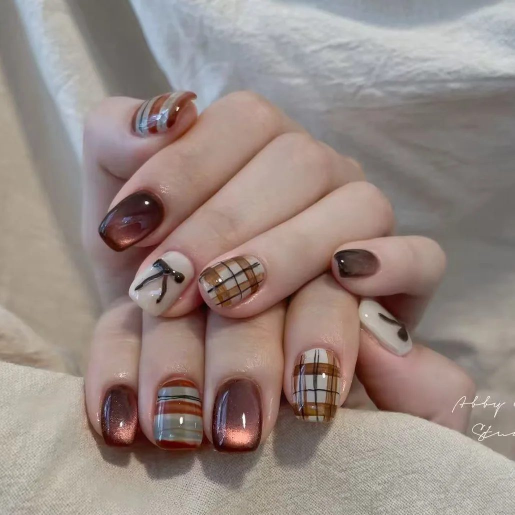 

10pcs Handmade Short Press On Nails Retro Reddish Brown Grid Pattern 3D Bow Design Sweet Cute Fake Nails Wearable Nails Art Tips