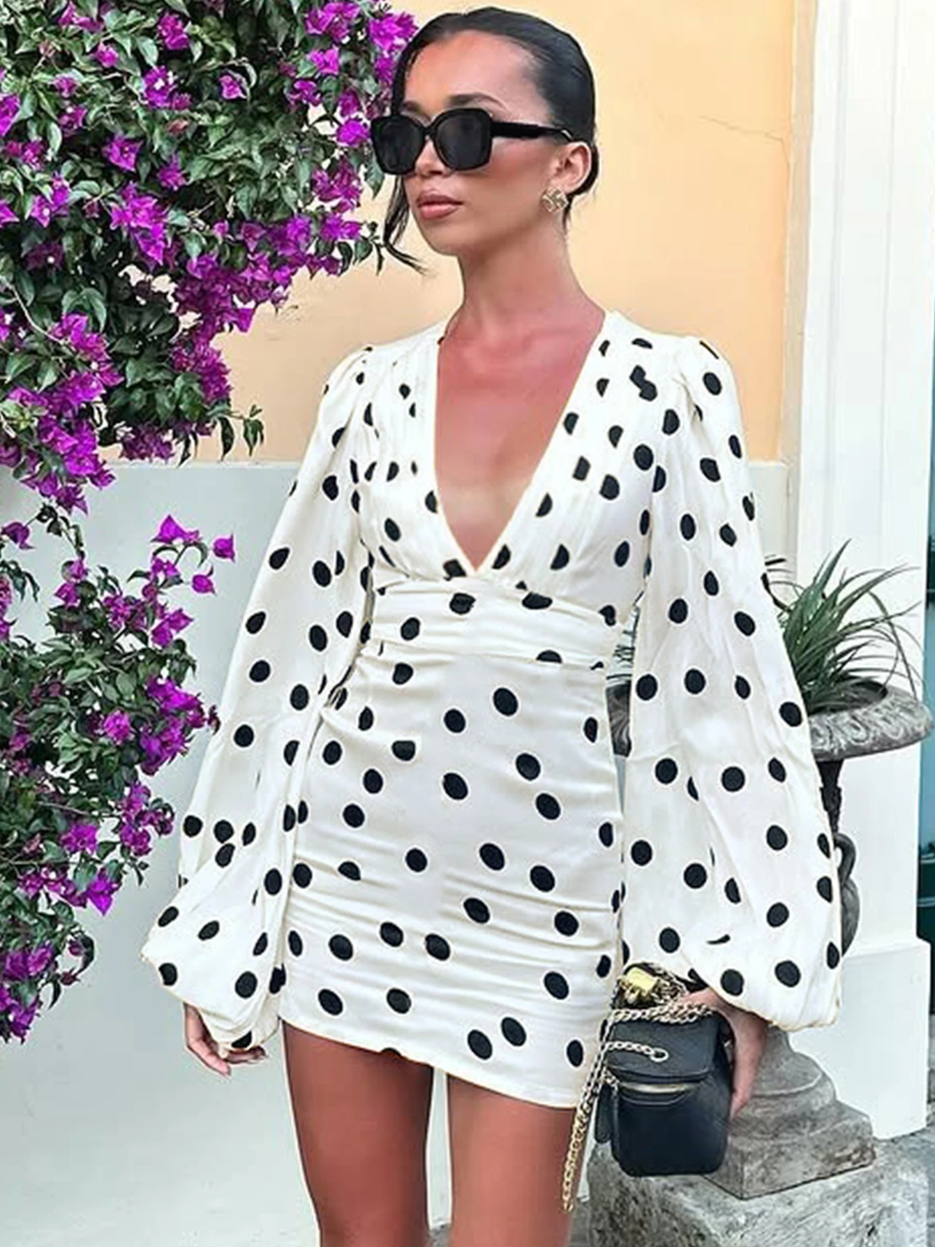 Hugcitar Elegantes Polka-Dot-Print-Kleid mit V-Ausschnitt und langen Ärmeln, gerüscht, sexy, figurbetontes Minikleid, Frühling und Herbst, Damenkleidung, Geburtstagsparty