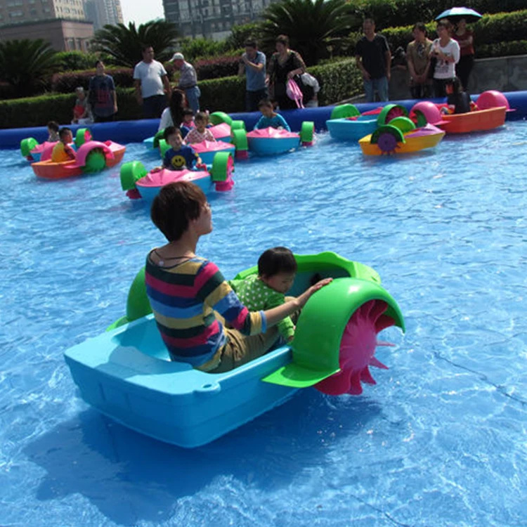 The Newest Fun Amusement Park Cheap Plastic Small Hand Pedal Boat with Inflatable Swimming Pool Kids Hand Paddle Boats