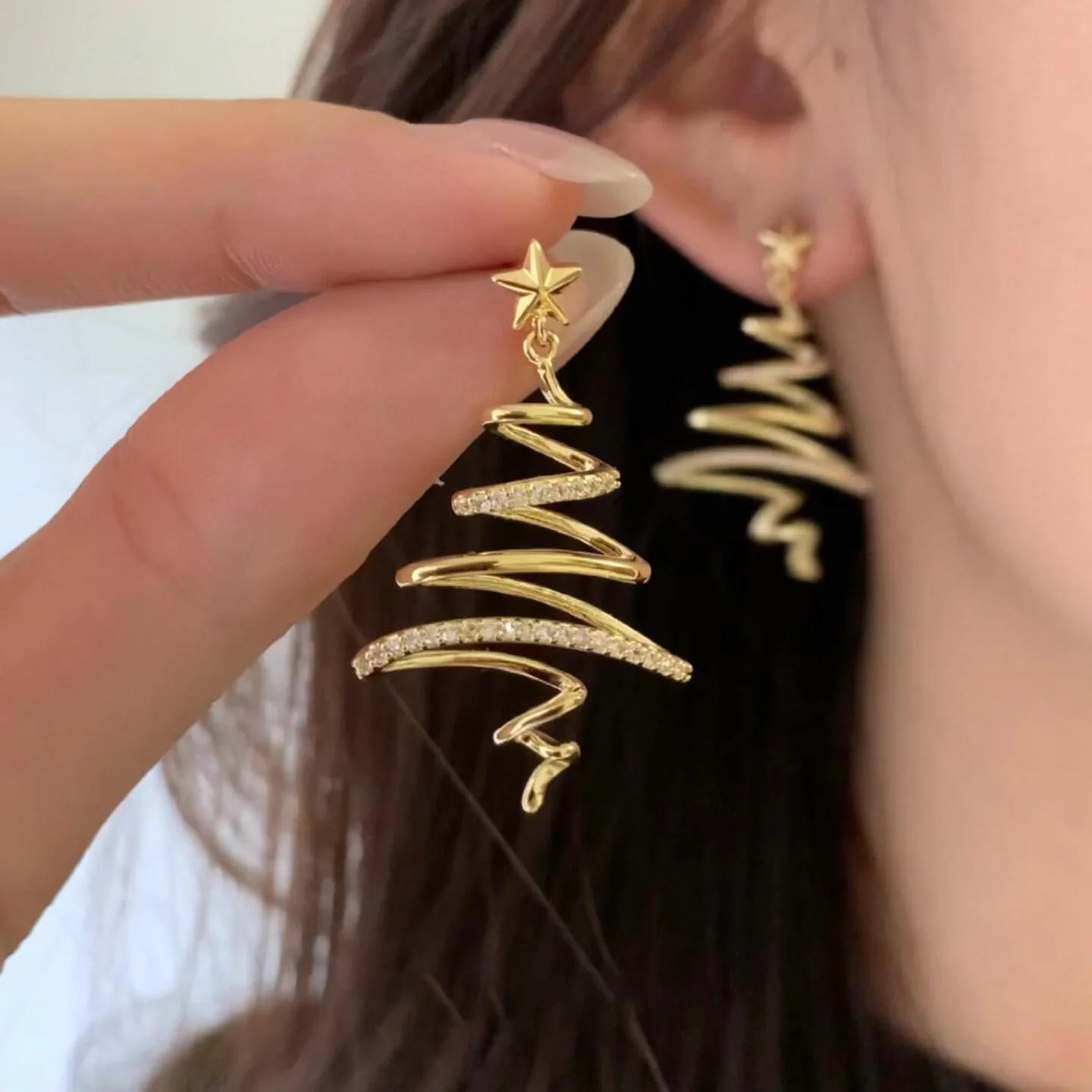 Kreative goldene Linien-Weihnachtsbaum-Ohrhänger für Damen, modische Stern-Ohrringe, Accessoires, Schmuck, Mädchen-Geschenke, Party, Freizeitkleidung – Detail 5
