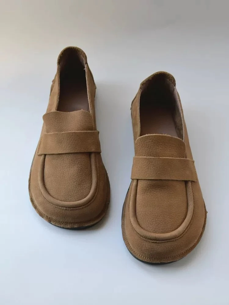

Wide-width leather soft-soled slip-on shoes with a Moli lady's literary-style rounded toe and tofu-shaped design