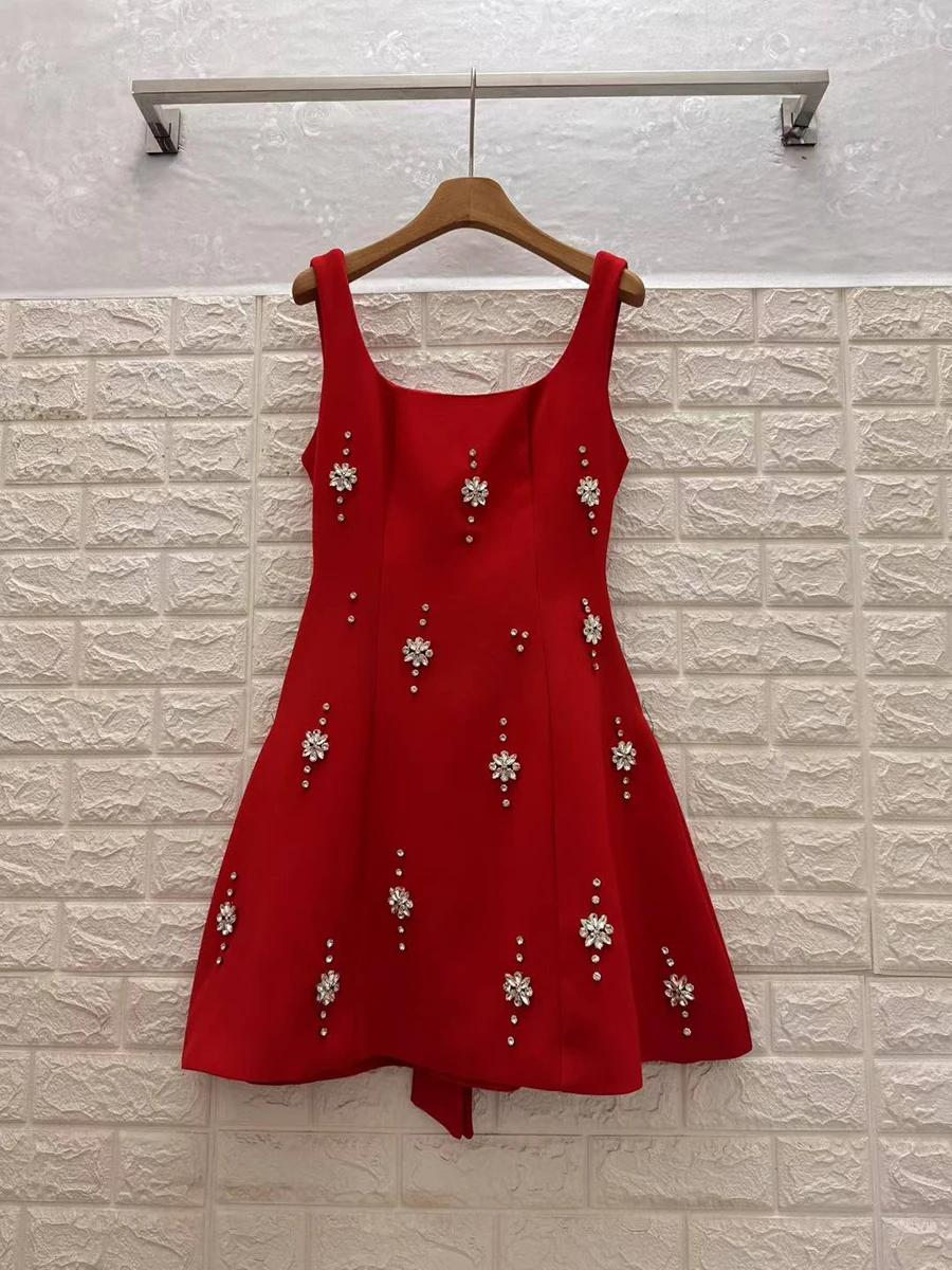 TWOTWINSTYLE Solide Verstärktes Applikationen Abnehmen Kleider Für Frauen Square Neck Ärmellose Hohe Taille Temperament Mini Kleid Weibliche