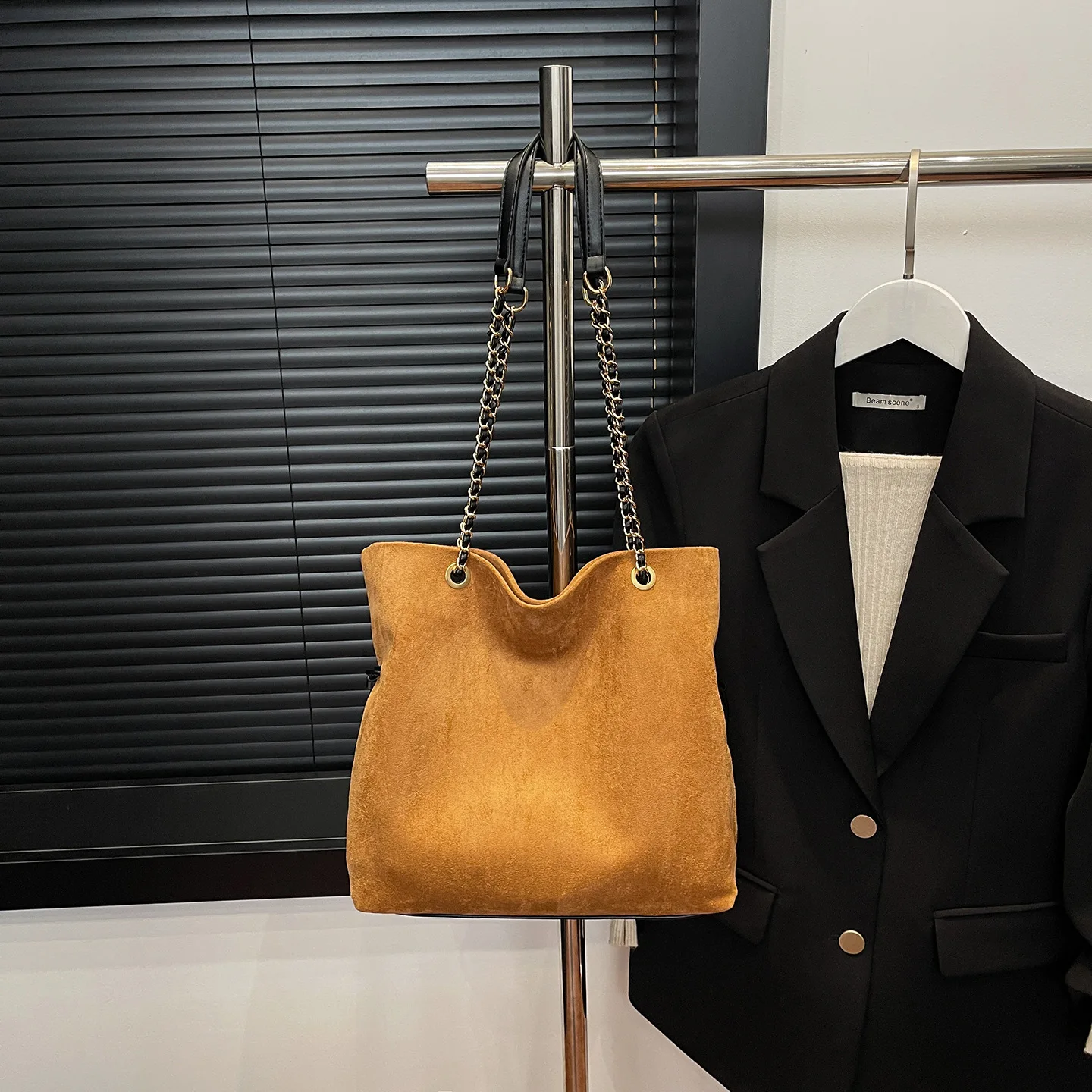 

2025 Minimalist Structured Shoulder Bag, Compact Tote with Adjustable Strap, Versatile Crossbody & Handheld Purse for Women